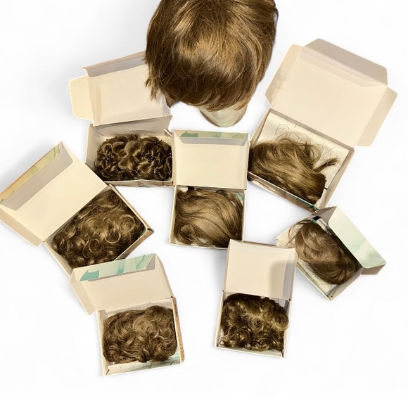 Lot of Paula Young clip on hair wigs - 8 unique styles in blonde - Picture 6 of 14